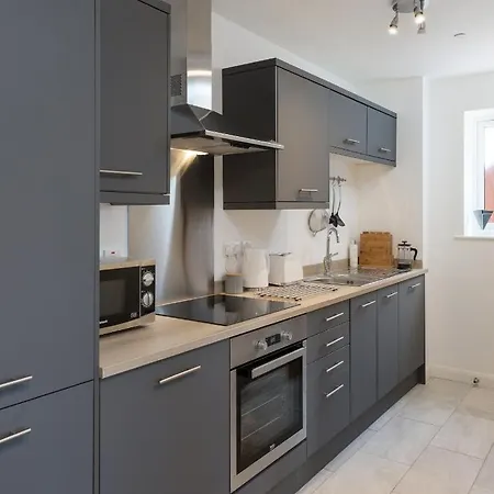 Aura Retreat With Free Parking Apartment
