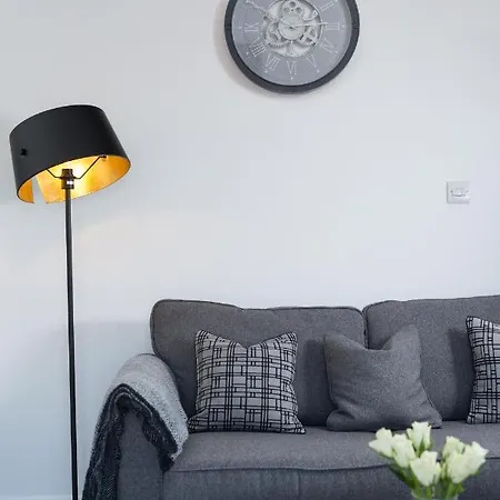 Apartment Aura Retreat With Free Parking