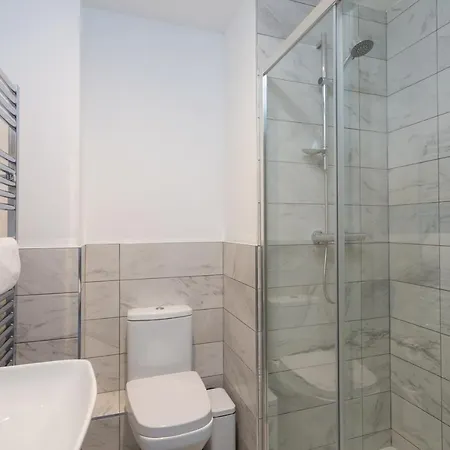 Aura Retreat With Free Parking Apartment *