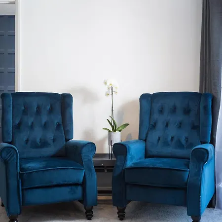Aura Retreat With Free Parking Apartment York
