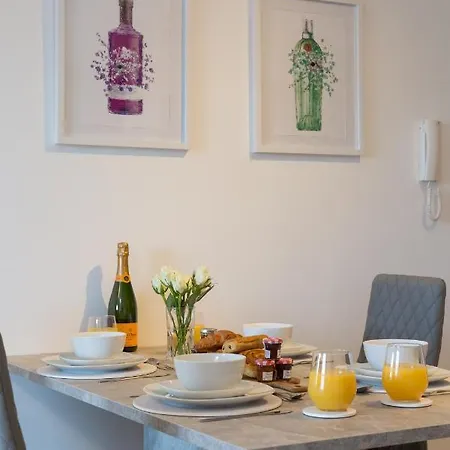 Apartment Aura Retreat With Free Parking