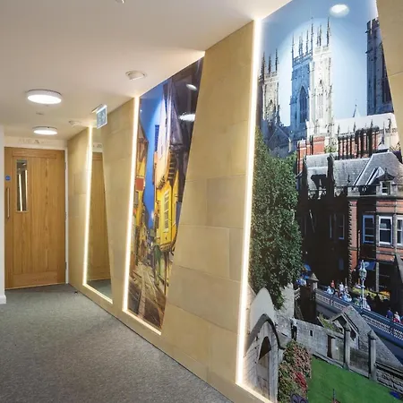 Aura Retreat With Free Parking Apartment *