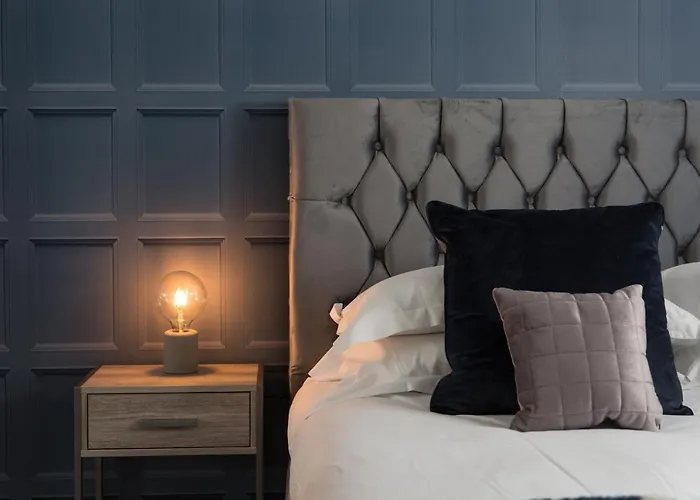 Aura Retreat With Free Parking * York