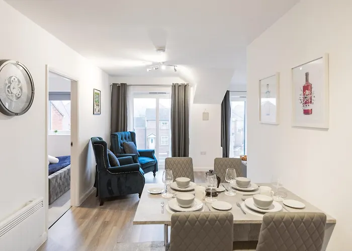 Aura Retreat With Free Parking * York