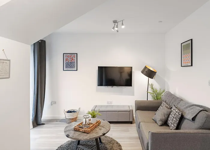 Aura Retreat With Free Parking Apartament