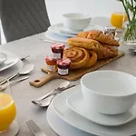 Aura Retreat With Free Parking 公寓 约克